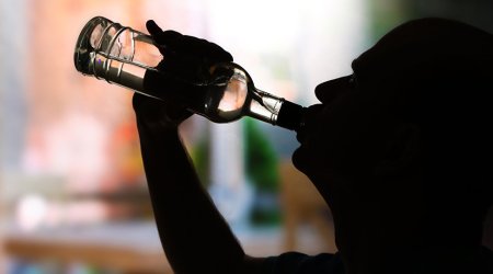 Spirtli içkilərlə bağlı qadağa sabahdan ləğv edilir