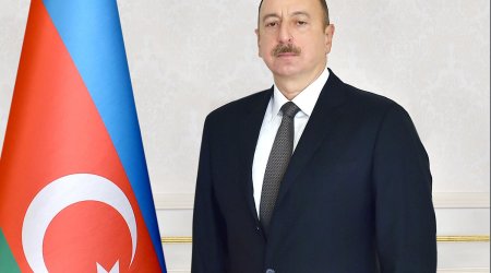 Ilham Aliyev congratulates Orthodox Christian community