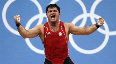 Azərbaycan ağırlıqqaldıranı Olimpiya medalından məhrum edildi
