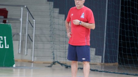 Azərbaycan millisinin baş məşqçisi istefa verdi