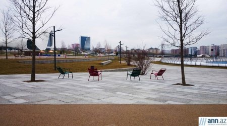 Парк отдыха перед Бакинским конгресс-центром - ФОТО