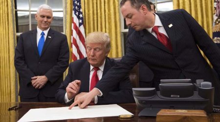 Tramp ilk sərəncamını imzaladı