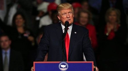 Tramp miqrantlarla bağlı fərman imzalayacaq