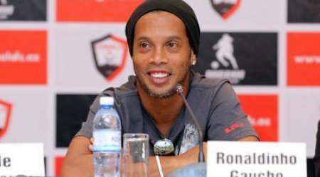 Ronaldinyo “Barselona”nın səfiri təyin olundu