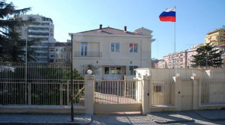 Dəməşqdə Rusiya səfirliyi minaatanlardan atəşə tutulub