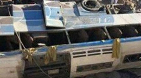 Şagirdləri daşıyan avtobus aşdı: xeyli sayda ölən və yaralı var