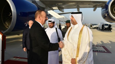 Prezident Qətərdə - Fotolar