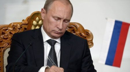 Putin bu şəxsləri işdən çıxarıb