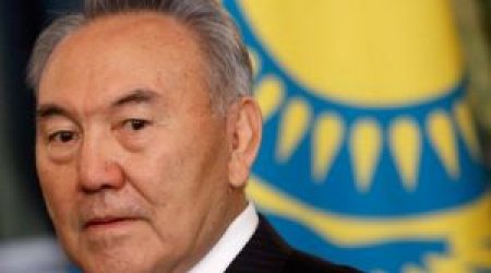 Nursultan Nazarbayev Heydər Əliyevin məzarını və Şəhidlər xiyabanını ziyarət edib
