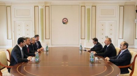 Prezident İlham Əliyev Abdullah Gülü qəbul edib