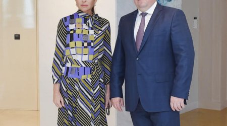 Mehriban Əliyeva rektorla görüşdü