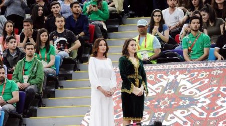 Mehriban Əliyeva  qalibləri mükafatlandırıb - FOTOLAR