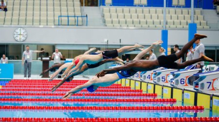İslamiadada üzgüçülük üzrə yarışlar davam edir – FOTO
