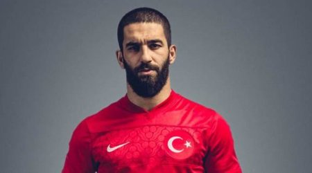 Арда Туран заявил об уходе из сборной