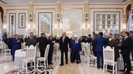 Əliyev  iftar süfrəsində - FOTOLAR