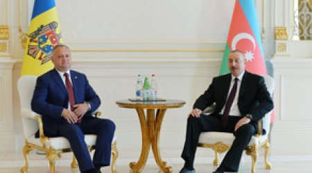 Prezident İlham Əliyevlə Prezident İqor Dodo arasında təkbətək görüş olub