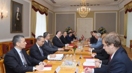 Azərbaycan və Latviya prezidentlərinin geniş tərkibdə görüşü olub