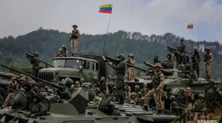 ABŞ Venesuelanı diktaturanı devirməklə hədələdi