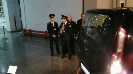 Тело Лютфи Заде доставлено в Баку