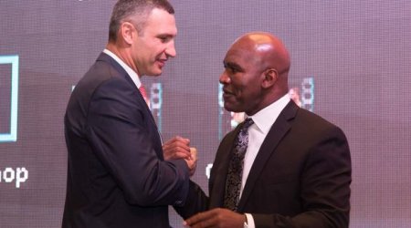 Əfsanəvi boksçular Bakıya toplaşdı – FOTO