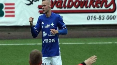 Rekord: Futbolçu bir oyunda 21 qol vurdu