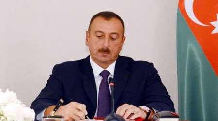 Prezidentin ev verdiyi məşhurlar (SİYAHI)