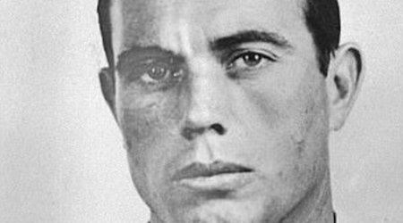 Kennedini polis güllələyib?