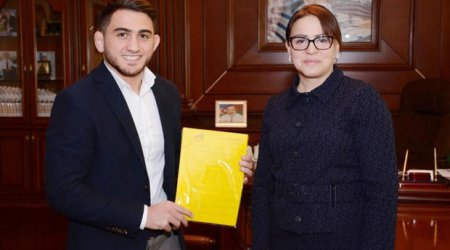 Azərbaycanlı güləşçiyə ev verildi