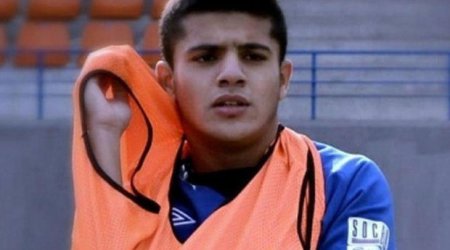 Millimizin futbolçusu azarkeşi təhqir etdi