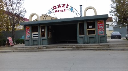 Avtobus dayanacağı, yoxsa qutabxana? - FOTO