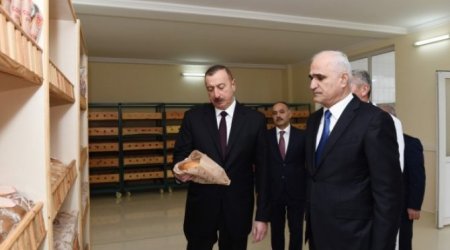 İlham Əliyev çörək zavodunda