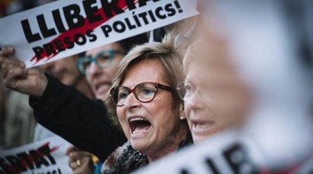 Belçika küçələrində Kataloniya üçün nümayiş