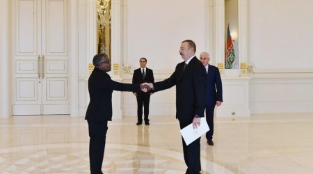 İlham Əliyev Sudan səfirinin etimadnaməsini qəbul edib