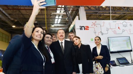 “Microsoft Azerbaijan” dövlət başçısına “Made in Azerbaijan” əqli mülkiyyət məhsullarını təqdim edib