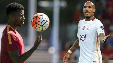 “Qalatasaray” üç futbolçu ilə vidalaşır