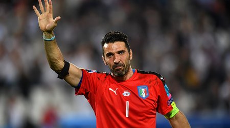 Буффон пообещал играть до 80 лет
