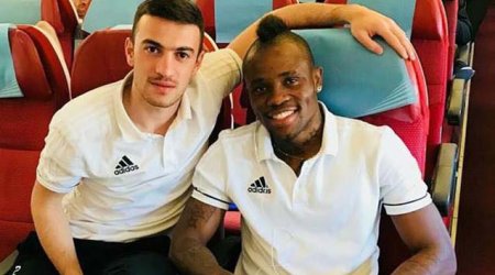 “Qarabağ”ın futbolçusu formalarını 100 dollara satır