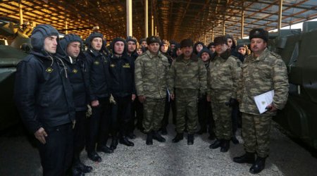Müdafiə naziri hərbi hissədə tapşırıqlar verdi