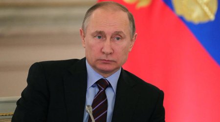 Putin sənədlərini Seçki Komissiyasına təqdim etdi