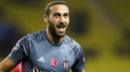 Cenk Tosun rekord qiymətə transfer olundu