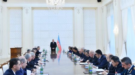 İlham Əliyev nazirləri topladı - İclas