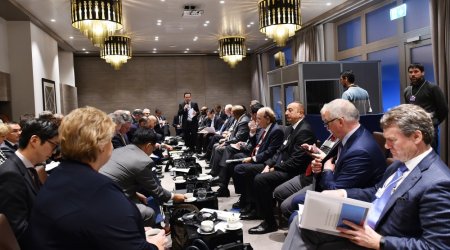 lham Əliyev Davosda neftlə bağlı sessiyaya qatıldı