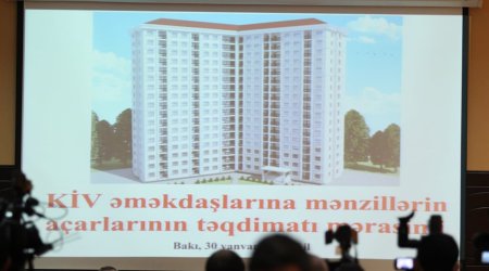 Mənzillərin açarları jurnalistlərə təqdim edildi