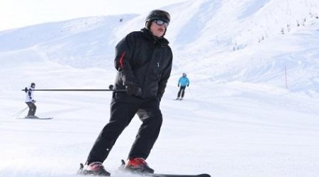 İlham Əliyev Şahdağda xizək sürdü - FOTO