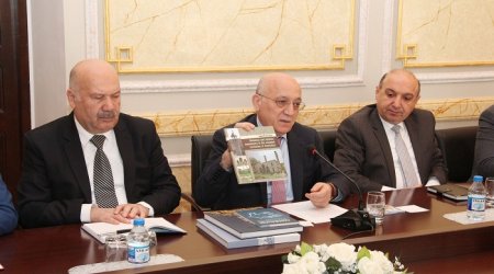 “Ermənilər Qarabağda məscidləri dağıdır” - Mübariz Qurbanlı 