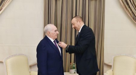 İlham Əliyev Fəttah Heydərova orden verdi