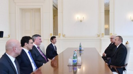 President Ilham Aliyev receives Boeing delegation