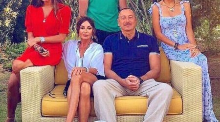 Prezidentin övladlarının uşaqlıq fotosu