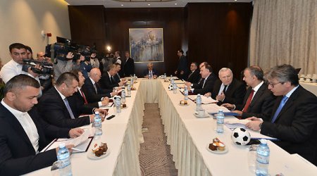 Futbol veteranlarına təqaüd ayrıldı