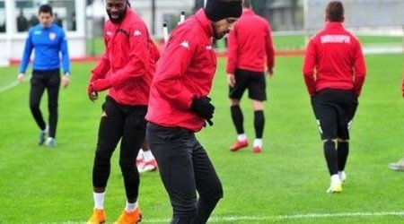 Türkiyə klubunun futbolçusu yığmamıza çağırıldı